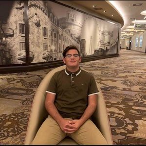 Meet your Posher, Fadi